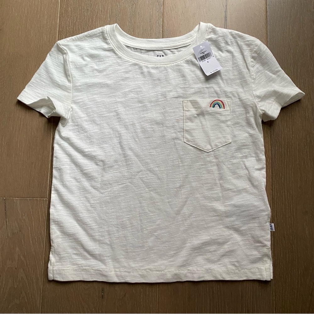 NEW Gap slub tee with 🌈 graphic